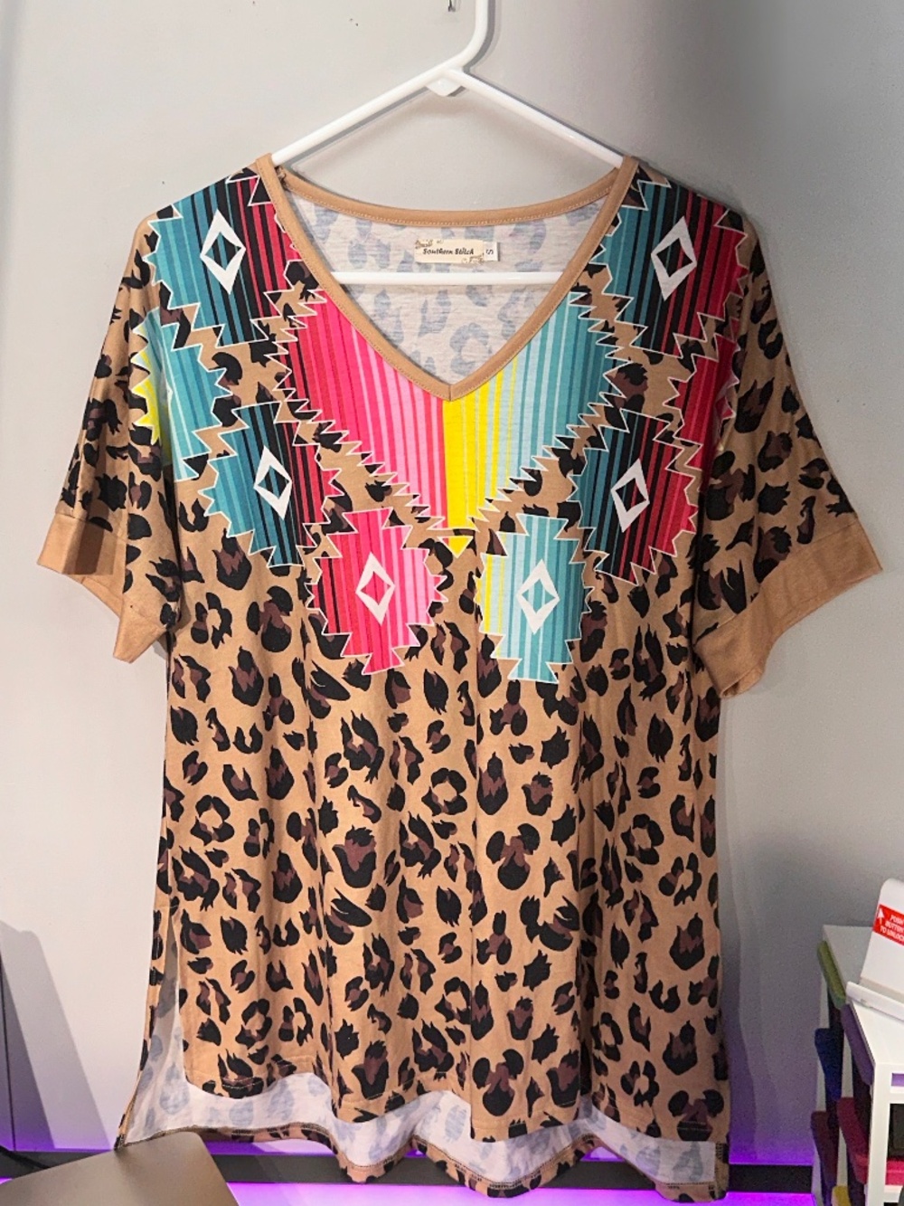 Southern Stitch V-neck Leopard & Serape Aztec Design Hi-Lo, Oversized SM (C25)